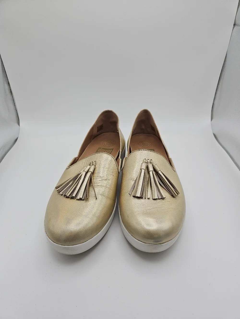 Fitflop Superskate leather tassel loafers gold with rainbow iridescence size 8.5
